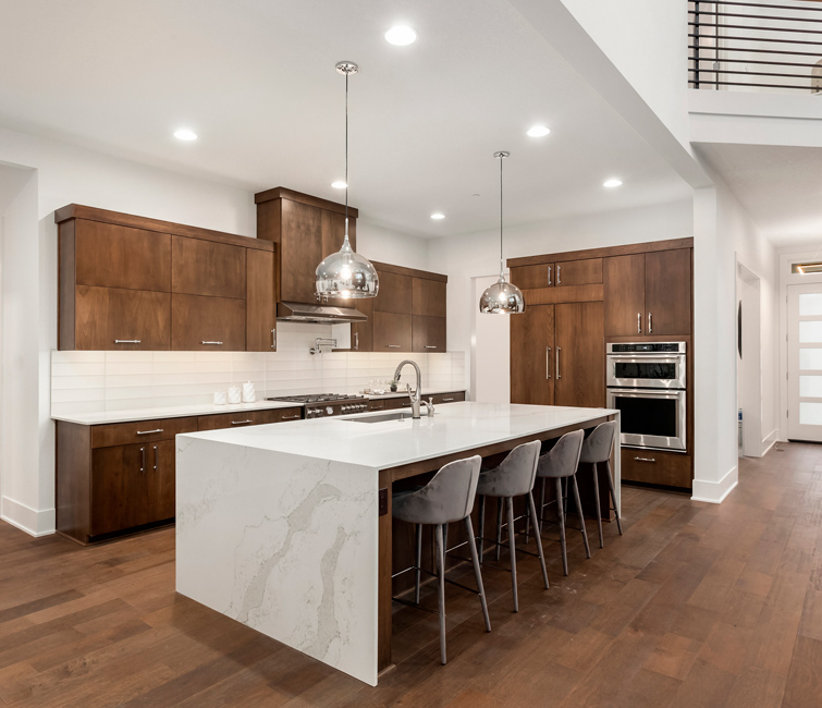 Isla de cocina con encimera de cuarzo