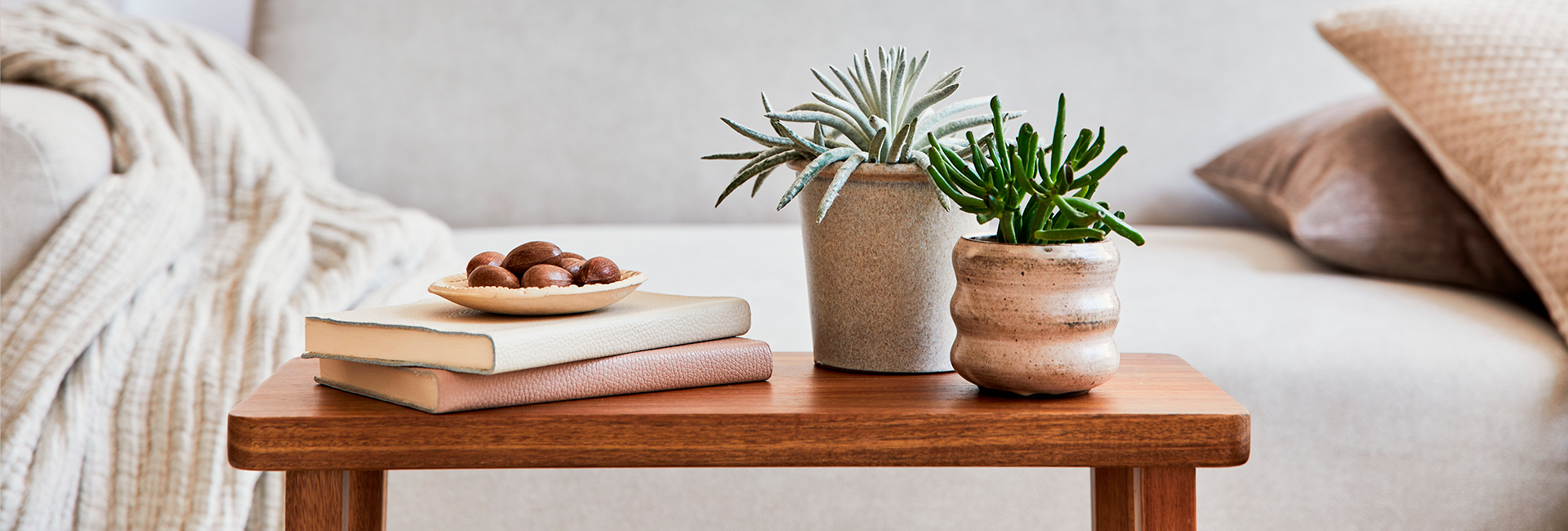 Ideas para decorar tu mesa de centro